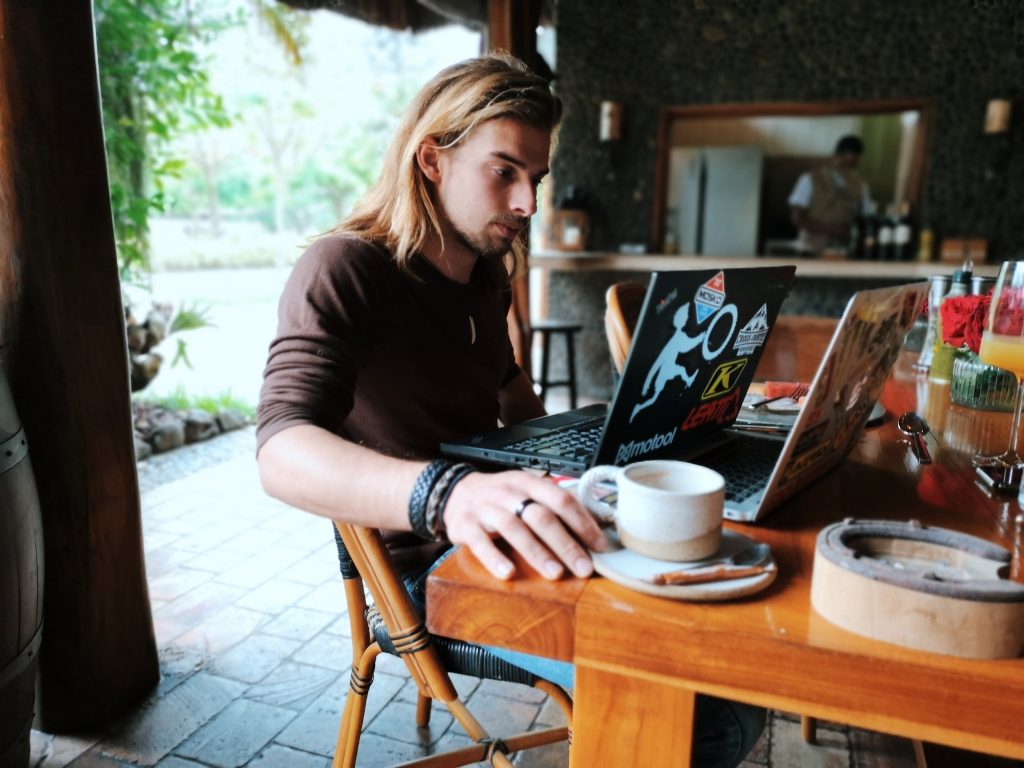 Digital Nomad Jobs: How to Start Working Online // Adventure Bound